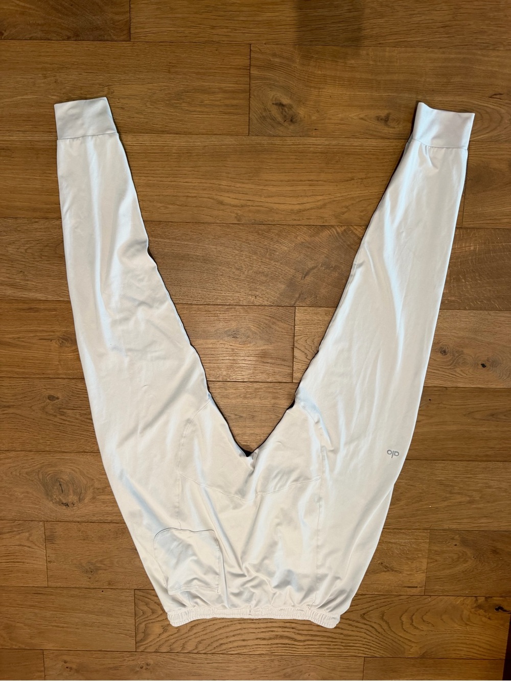 ALO Yoga Conquer Revitalize Pant - Cream - Sz M - Picture 4 of 8